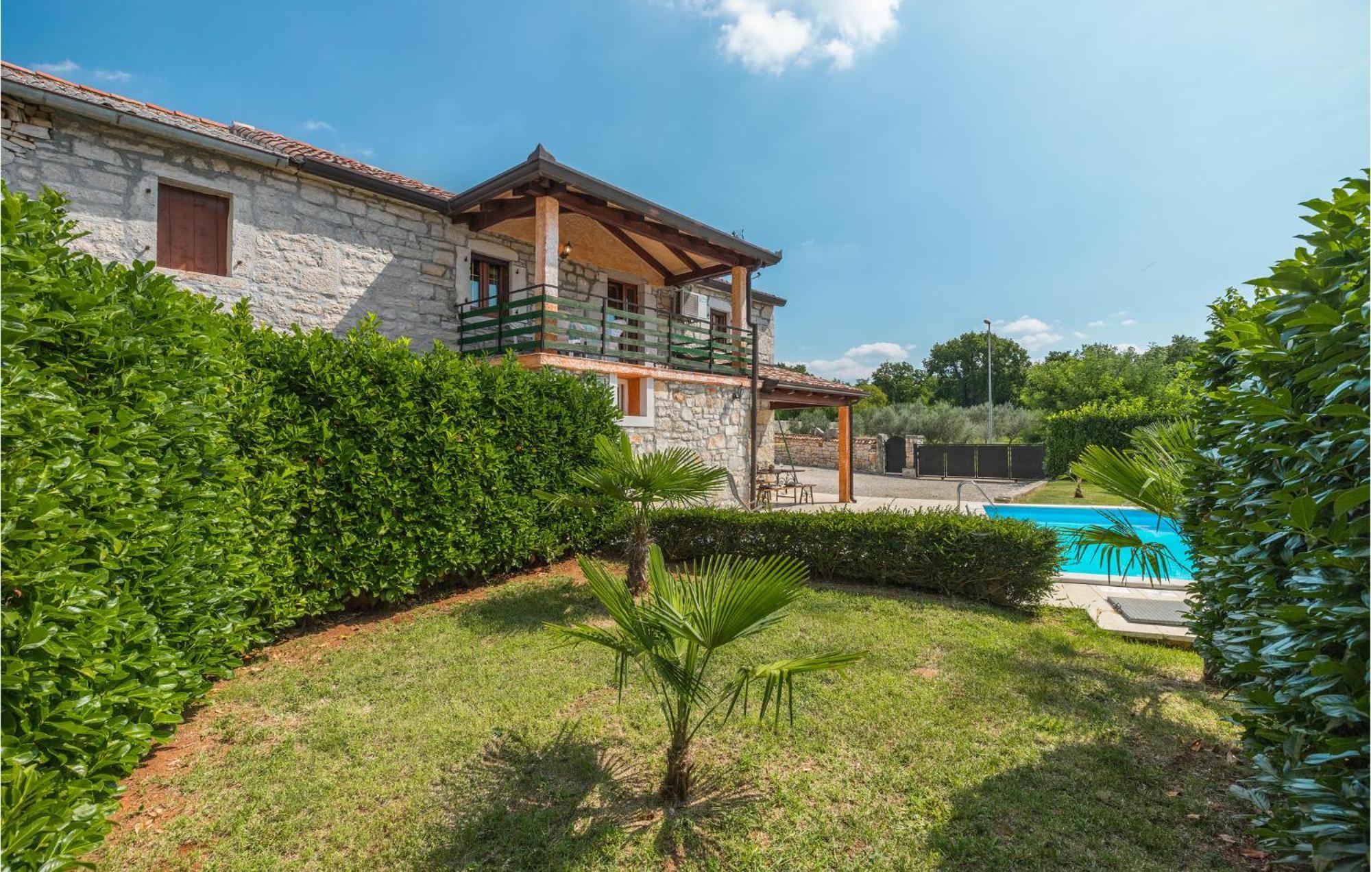 Lovely Home In Visnjan With Outdoor Swimming Pool Exterior foto
